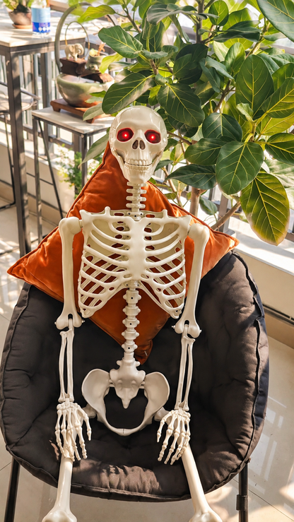 1PC 5.5FT Halloween Skeleton Decoration Props with Red Glowing Eyes and Sound Sensing and Chin Moving Functions.（副本）