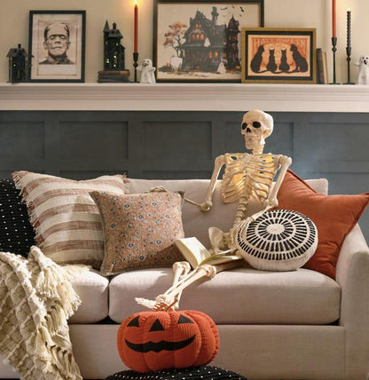1PC 5.5FT Halloween Skeleton Decoration Props with Red Glowing Eyes and Sound Sensing and Chin Moving Functions.（副本）